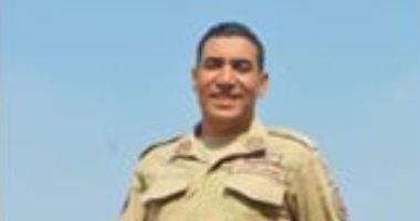 النقيب "محمود عليوة" يشارك بصورته بالزى العسكرى فى مبادرة "كلنا جيش مصر"