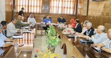 محافظ شمال سيناء يترأس اجتماع بحث تنمية وسط سيناء
