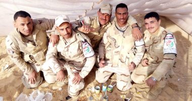 "كلنا جيش مصر".. شباب يشاركون بصورهم بالزى العسكرى أثناء الخدمة العسكرية