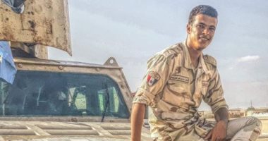 كلنا جيش مصر.. "عبد الرحمن" من قنا يشارك صورته بالزى العسكرى