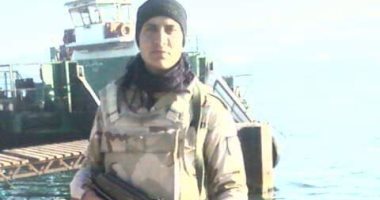 كلنا جيش مصر.. "عماد" من المنيا يشارك صورته بالزى العسكرى خلال خدمته بقناة السويس