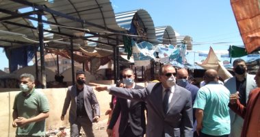 فيديو وصور.. محافظ كفرالشيخ يقود حملة لإزالة الإشغالات ويغلق محلات مخالفه