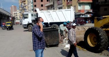 صور.. رئيس حى ثان المحلة يقود حملة نظافة مكبرة بشوارع الحى