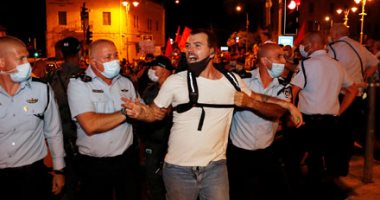 صور.. كر وفر بين الشرطة والمتظاهرين فى إسرائيل بسبب كورونا