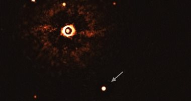 علماء الفلك يلتقطون أول صورة على الإطلاق لكوكبين يدوران حول نجم يشبه الشمس
