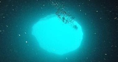 علماء يجرون رحلة استكشافية للبحث عن حفرة غامضة تحت الماء قبالة ساحل فلوريدا
