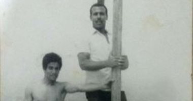 قارىء يشارك بصور صعوده مع اصدقائه قمة الهرم الأكبر منذ 46 عاما
