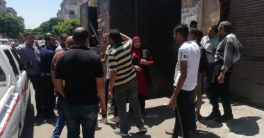 صور.. رفع الإشغالات من أمام مستشفى كرموز و40 طن مخلفات غرب الإسكندرية