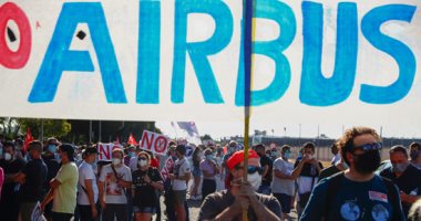 احتجاجات فى إسبانيا بعد قرار مصنع إيرباص تسريح 900 عامل بسبب أزمة وباء كورونا