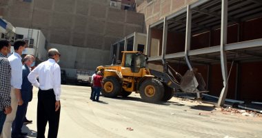 محافظ القليوبية يحيل موظفي التنظيم بشرق شبرا للتحقيق للتراخى في مخالفات البناء