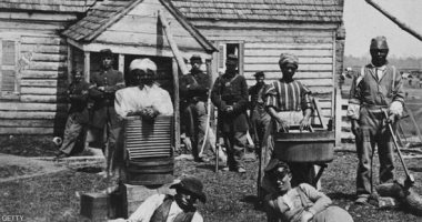 19 يونيو عطلة فيدرالية بأمريكا.. الأمريكيون يحتفلون بانتهاء العبودية.. القصة بدأت بإحضار 20 عبدا أفريقيا عام 1619 على متن سفينة هولندية للمستعمرات البريطانية الجديدة.. والتاريخ الأسود يلاحق الأمريكان حتى الآن
