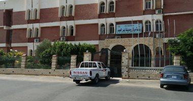 رئيس مدينة بئر العبد بشمال سيناء يتفقد المستشفى المركزى