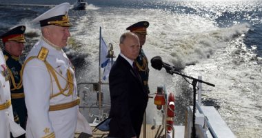 بوتين يشهد احتفال عيد الأسطول البحري بعروض عسكرية ضخمة