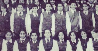 سيمون فى صورة نادرة مع زميلاتها من أرشيف المدرسة: أحلى أيام