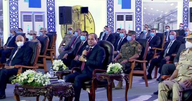 الرئيس السيسي يعلن عن خطة لتطوير قطاع الغزل والنسيج ويطمئن أهالى المحلة