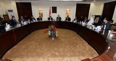 اجتماع حكومى لمناقشة إعداد اشتراطات ضبط العمران بالقاهرة والجيزة -والإسكندرية