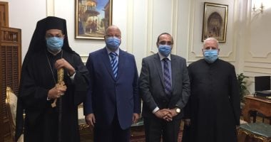 النائب البطريركى للأقباط الكاثوليك يزور محافظ القاهرة للتهنئة بعيد الأضحى