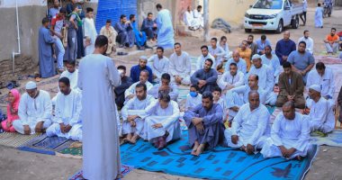 صور.. إقامة صلاة العيد فى مركز شباب الأقصر بالمخالفة لقرار الحكومة