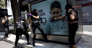 ناشطات فى المكسيك يشتبكن مع الشرطة للاعتراض على قرار تجريم الإجهاض