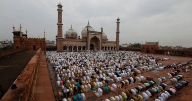 ألاف المسلمين فى الهند يؤدون صلاة عيد الأضحى