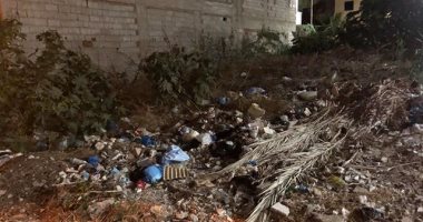 سيبها علينا.. قارئ يشكو انتشار القمامة بشارع السلام فى الإسكندرية