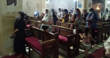 فيديو وصور .. عودة الصلاة بكنائس كفر الشيخ وسط تطبيق الإجراءات الاحترازية