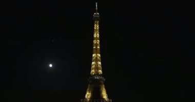 استمرار إغلاق برج "إيفل" أشهر المعالم الفرنسية لليوم الرابع على التوالى