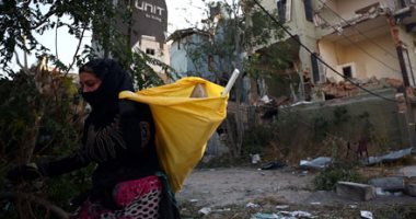 انفجار بيروت.. مساعدات إغاثية و"شبه حياة" تعود فوق الأنقاض
