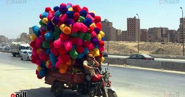 صورة اليوم.. رحلة السَبت.. "أسانسير البلكونة" فى الأحياء المصرية