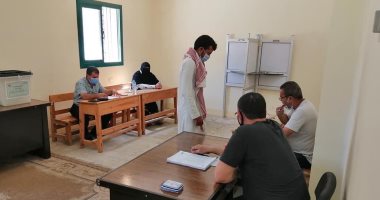 إقبال أبناء قبائل وسط سيناء على الانتخابات بلجان الحسنة ونخل