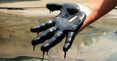 السعودية نيوز | 
                                            النفط يهبط أكثر من 1% قبيل تقرير بشأن المخزونات الأمريكية
                                        