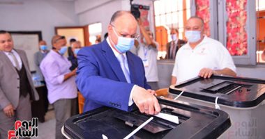 محافظ القاهرة عقب الإدلاء بصوته فى الشيوخ: عمليات المحافظة لم ترصد شكاوى 