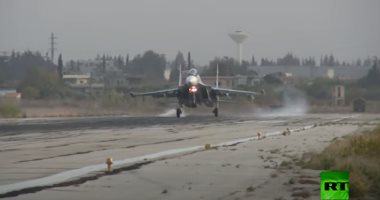 فيديو.. عروض عسكرية فى قاعدة حميميم السورية بمناسبة عيد سلاح الجو الروسى