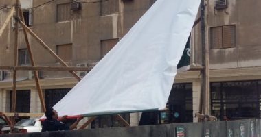 صور.. إزالة اللافتات والبنرات المخالفة بالإسكندرية عقب انتخابات الشيوخ