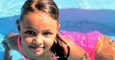 تيا حمدى طفلة مصرية تخوض سباق أفضل ملكة جمال أطفال بالعالم.. فيديو وصور