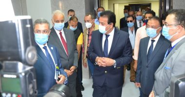 وزير التعليم العالى ورئيس جامعة الإسكندرية يفتتحان أعمال التطوير  بكلية الطب