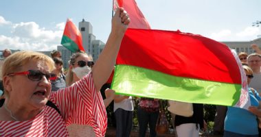 بالأعلام والهتافات.. مظاهرات دعم لرئيس روسيا البيضاء ضد احتجاجات المعارضة