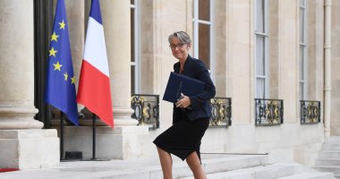 رئيسة وزراء فرنسا تدعو لمحاربة "الشعبويين والمتطرفين" من خلال "الوحدة"