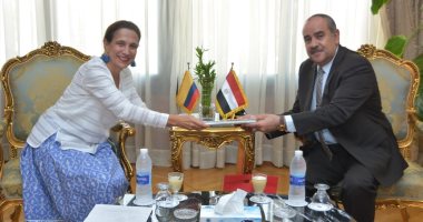 وزير الطيران يلتقى سفيرة دولة كولومبيا بالقاهرة لبحث تنشيط حركة السياحة 