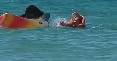 رئيس البرتغال يشارك فى إنقاذ فتاتين من الغرق.. فيديو وصور