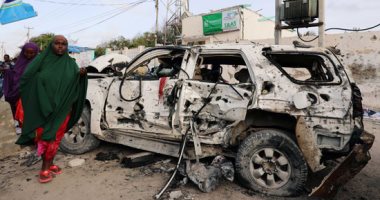 مقتل 4 أشخاص وإصابة 6 آخرين في تفجير انتحاري بالصومال