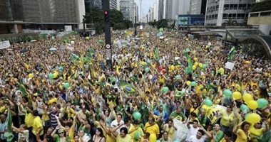 مظاهرات فى البرازيل طلبا لمساعدة الحكومة فى مواجهة كورونا