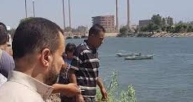 سقوط سيارة ملاكي في مياه نهر النيل بـطريق زفتي - المحلة ونجاة السائق.. صور
