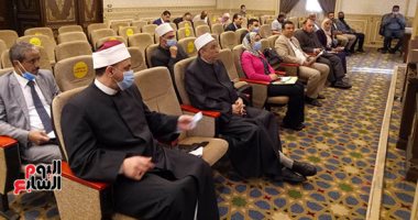 "دينية البرلمان" تطالب رئيس الوزراء بسرعة اتخاذ قرار بفتح المساجد لصلاة الجمعة