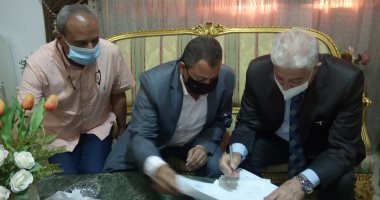 محافظ جنوب سيناء يصدق على عقود تقنين وضع يد و11 حالة تصالح مخالفات بناء 