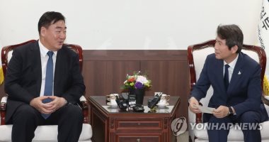 كوريا الجنوبية تدعو الصين لأداء دور "بناء" فى إحلال السلام بين الكوريتين 