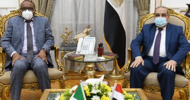 وزير الإنتاج الحربى يبحث مع مدير الصناعات الدفاعية السودانية التعاون المشترك