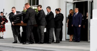 فيديو وصور.. الرئيس الأمريكى يودع شقيقة روبرت ترامب من البيت الأبيض