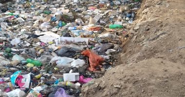 أهالى قرية زاوية رزين بالمنوفية يطالبون بتغطية 70 مترا من الترعة بسبب القمامة