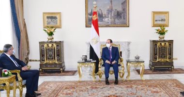 السيسي يستعرض لأمين عام السياحة العالمية إجراءات مصر لاستئناف حركة السياحة